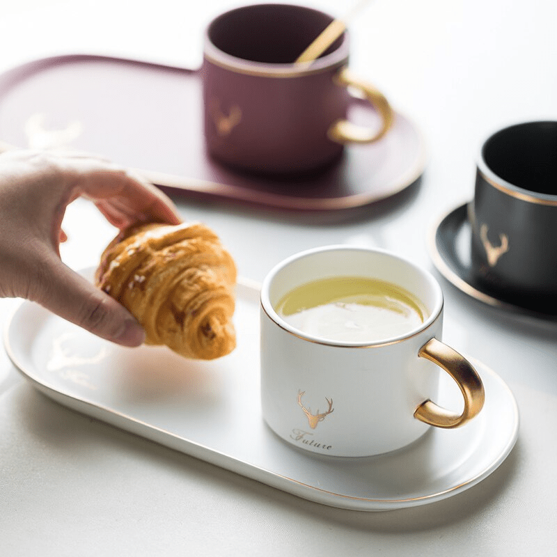 Tasses à café et soucoupes en céramique de luxe en or européen